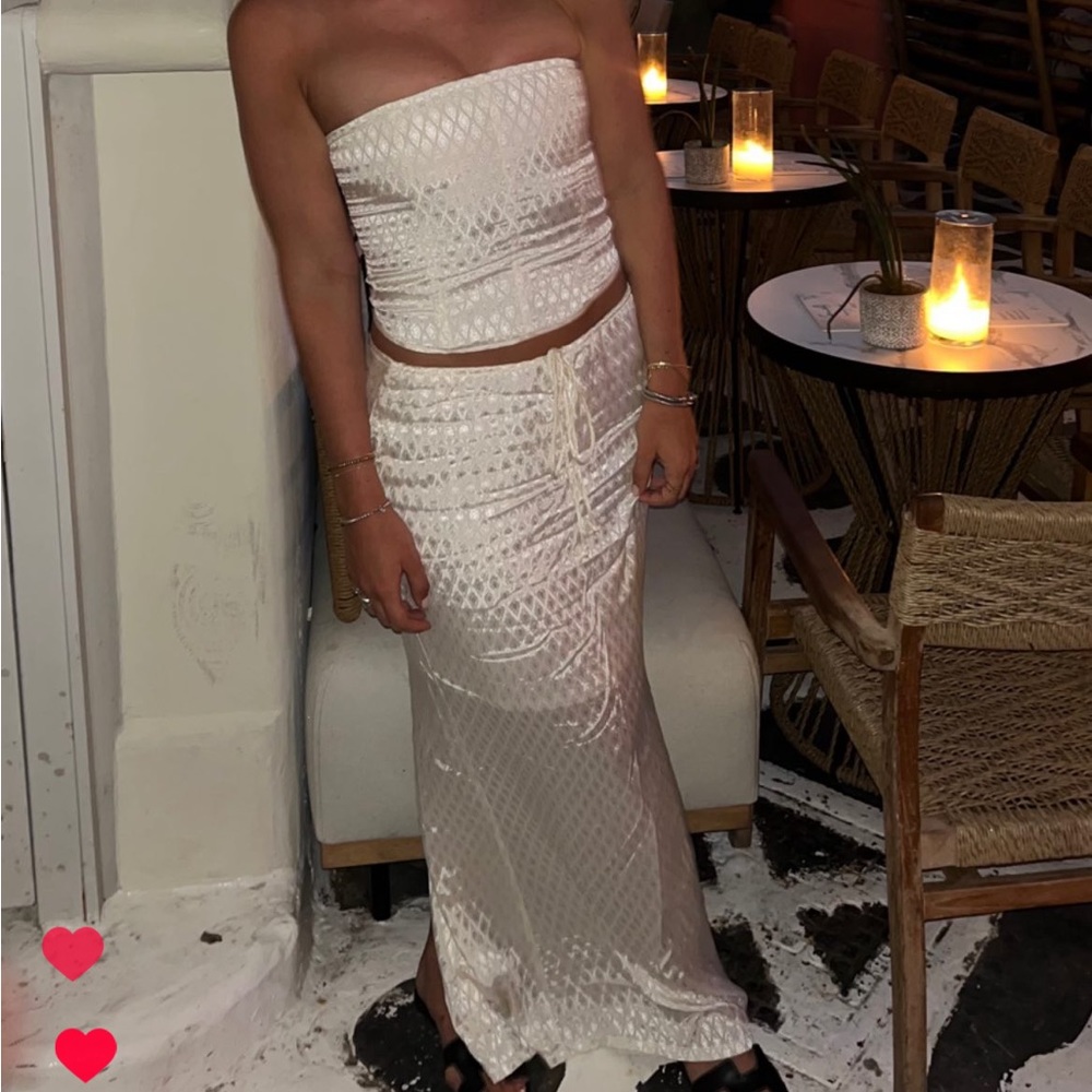 Bobbles & lace skirt